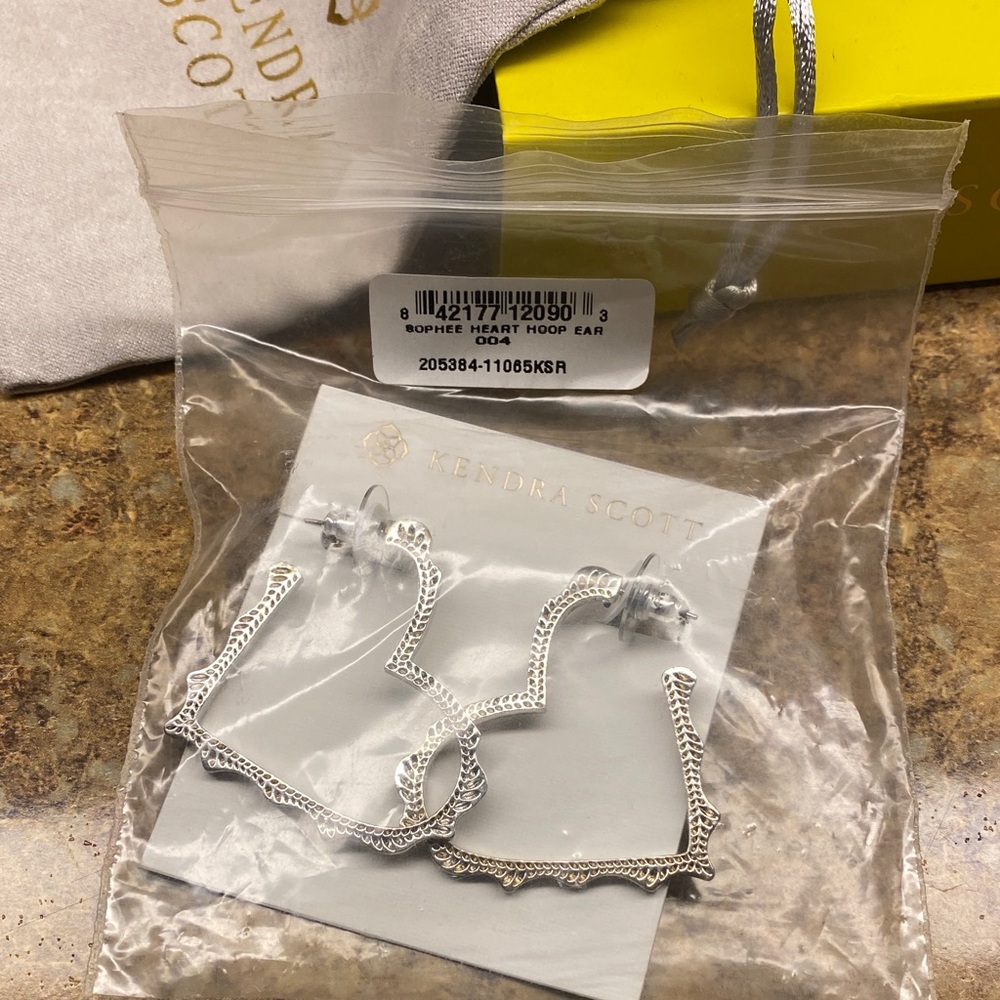 Kendra Scott Silver Textured Heart Earrings